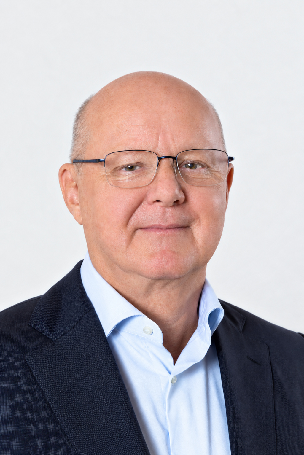Portrét — JUDr. Dušan Diviš